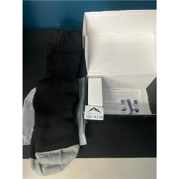 Lot of 1 Pair of Heated Socks w/ Powerbanks