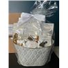 Image 2 : Lot of 1 Godiva Chocolatier Premium Gift Basket Set