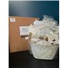 Image 1 : Lot of 1 Godiva Chocolatier Premium Gift Basket Set