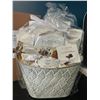 Image 2 : Lot of 1 Godiva Chocolatier Premium Gift Basket Set