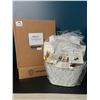 Image 1 : Lot of 1 Godiva Chocolatier Premium Gift Basket Set