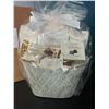Image 2 : Lot of 1 Godiva Chocolatier Premium Gift Basket Set