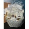 Image 2 : Lot of 1 Godiva Chocolatier Premium Gift Basket Set