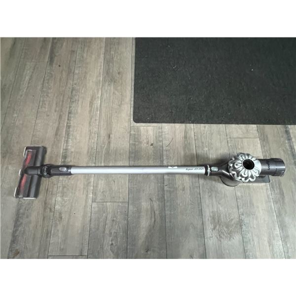 Lot of 1 Dyson Stick Vacuum w/ Battery (*Used)