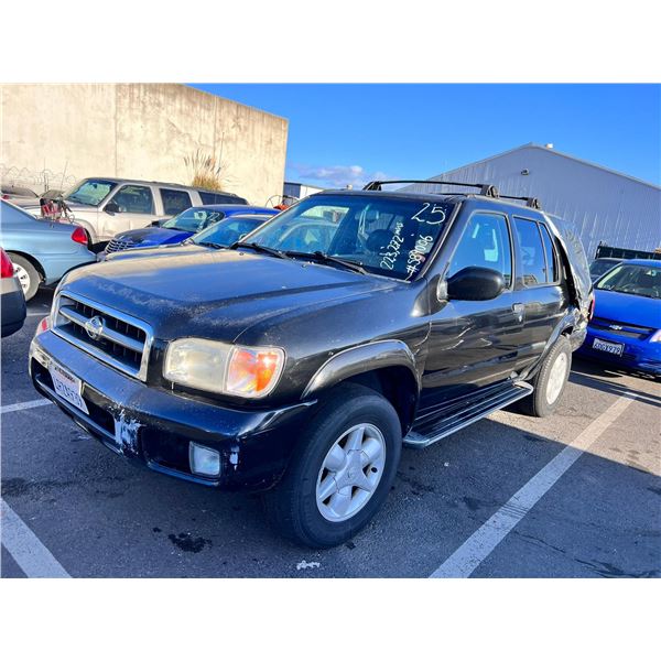 2001 Nissan Pathfinder LE