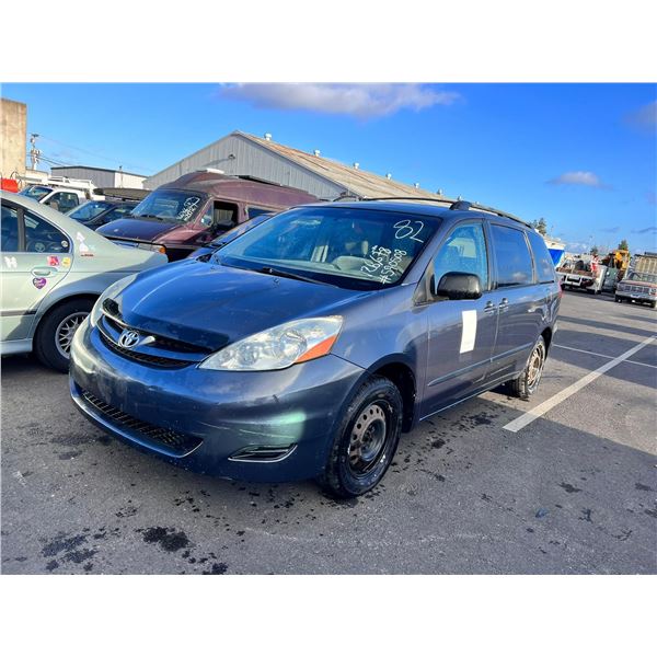 2006 Toyota Sienna LE 7 Passenger