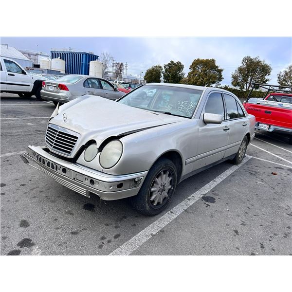 1999 Mercedes-Benz E-Class E 320