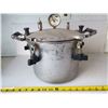 Image 2 : Antique "WARD'S" Pressure cooker