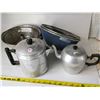 Image 1 : 4 strainers & aluminum tea pots