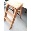 Image 4 : 3 tier wooden step stool