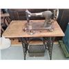 Image 1 : Antique Cast Iron Singer sewing machine