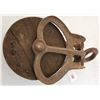 Image 1 : Antique wooden wheel Pully - Beatty