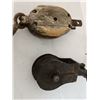 Image 6 : 2 Antique Pulleys - wooden housing & metal wheel pully + Metal housing & wheel pully