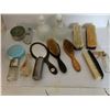 Image 2 : Lot of Vintage Perfume & personal grooming items