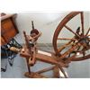 Image 9 : 1912 Antique Spinning Wheel