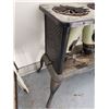 Image 5 : Antique New Perfection No. 3 Oil Burner Cook Stove - Missing 1 leg (38"x30.5")