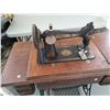 Image 2 : Antique Singer Sewing machine with four drawers