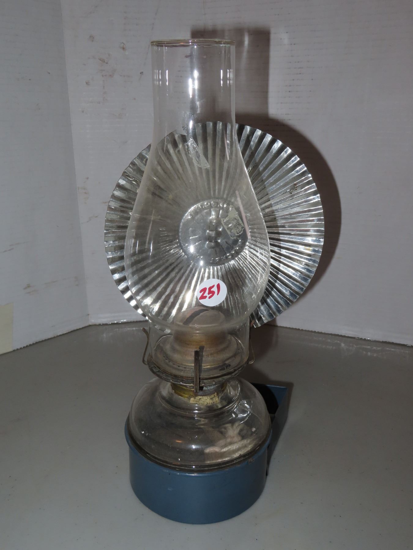 Antique Wall mount lamp - Schmalz Auctions