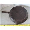 Image 3 : Antique 10.75" diameter cast iron pan