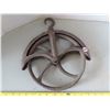 Image 1 : Antique 10" Metal Pully