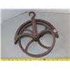 Image 2 : Antique 10" Metal Pully