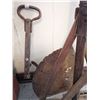Image 3 : Antique ground packing tools