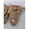 Image 2 : Antique Leather pioneer moccasins