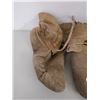 Image 3 : Antique Leather pioneer moccasins