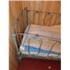 Image 4 : Antique metal crib with mattress & blanket - (Frame: 28.5" x 53.5" x 36")