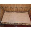 Image 5 : Antique metal crib with mattress & blanket - (Frame: 28.5" x 53.5" x 36")