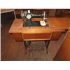 Image 6 : Antique Singer Sewing machine & desk with 4 drawers