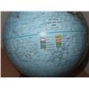 Image 4 : Vintage World Globe