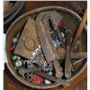 Image 2 : 2 metal pails of bolts, nails, etc.