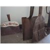 Image 2 : Lot of Antique broom, shovel, dustpan, Sheers