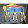 Image 1 : 3pc Tough Grip Pliers Set
