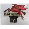 Image 3 : Mobil Pegasis Metal 'Drive Safely' License Plate Topper 6 1/2'' x 5''