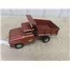 Image 8 : Tonka Hydraulic Pressed Metal Dump Truck 14'' Long