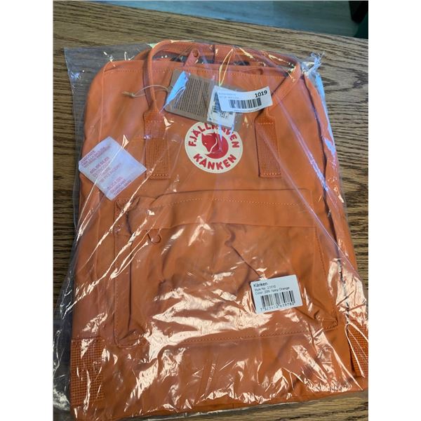 NEW Fjallraven Kanken Back pack Spicy Orange