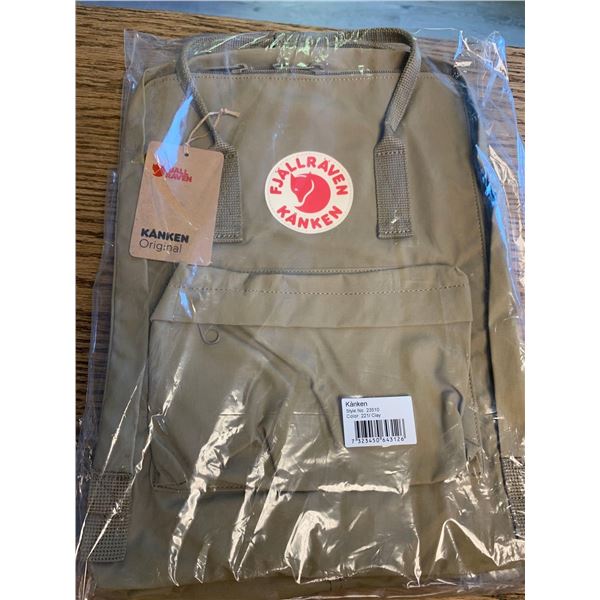NEW Fjallraven Kanken Back pack Clay