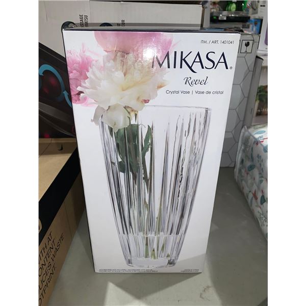 Mikasa Revel Crystal vase 11.8"