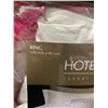 Image 3 : Hotel Grand White Down Duvet All Season Medium Weight King Size