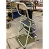 Image 2 : 3 STEP FOLDING METAL STEP LADDER
