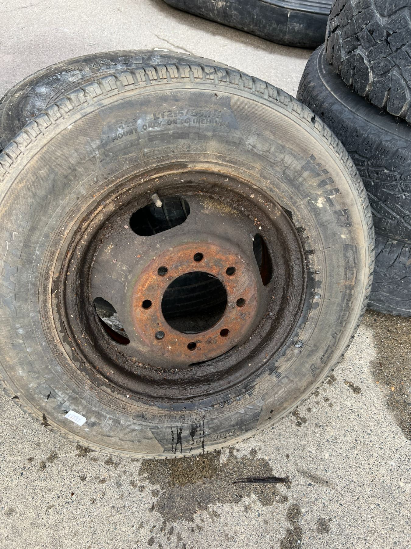 Mismatching Rims 4 MISMATCH TIRE SIZES HEAVY DUTY RIMS - Able Auctions