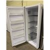 Image 2 : FRIGIDAIRE STANDING FREEZER MODEL FFFH20F3W