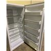 Image 2 : FRIGIDAIRE STANDING FREEZER MODEL FFFH20F3W