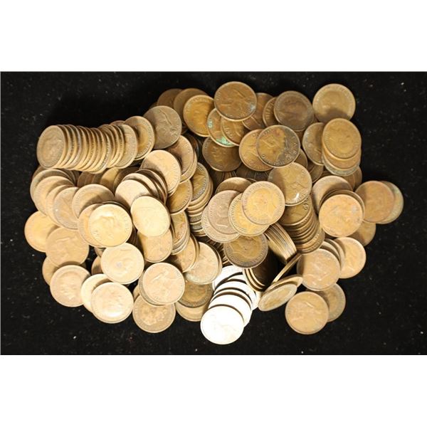 200 ASSORTED DATE BRITISH FARTHINGS