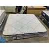 Image 1 : KINGSDOWN KING SIZE PILLOWTOP MATTRESS