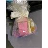 Image 2 : *NEW* OSCAR DE LA RENTA 4PC GIFT BASKET INCLUDING; LOTION & PARFUM