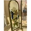 Image 2 : FLORAL WING VANITY MIRROR & MARBLE BOX