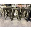 Image 1 : 3 MATCHING METAL BAR STOOLS